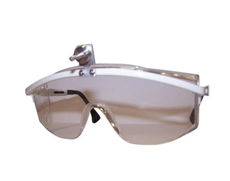 Lucilla Portable Lighting System for Dental Clinics and Laboratories